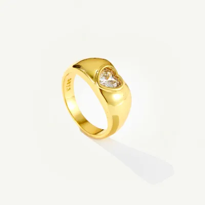 Sygnet pierścionek pozłacany z cyrkonią Signet Heart Gold