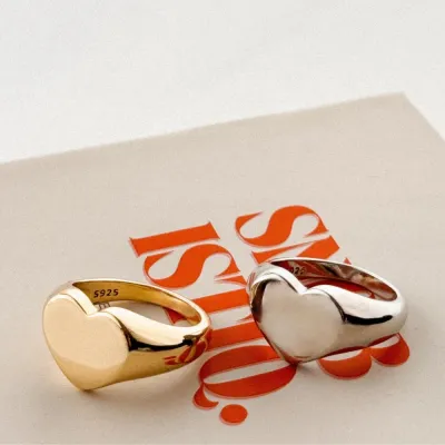 Pierścionek srebrny sygnet w kształcie serca Amore Silver