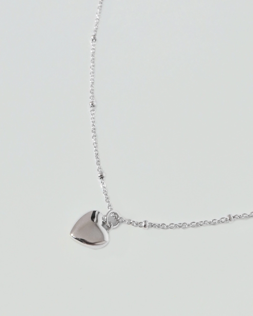 Naszyjnik srebrny z serduszkiem 925, delikatny romantyczny Snobistiq