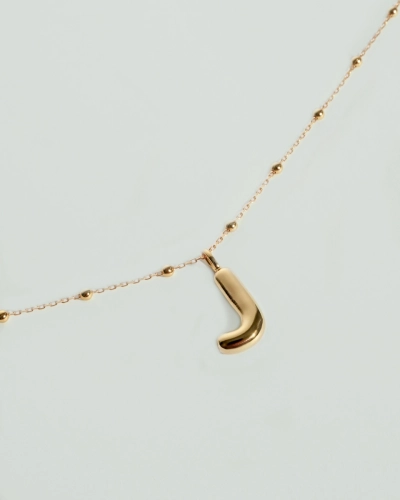 Naszyjnik z pompowaną literką J srebro pozłacane