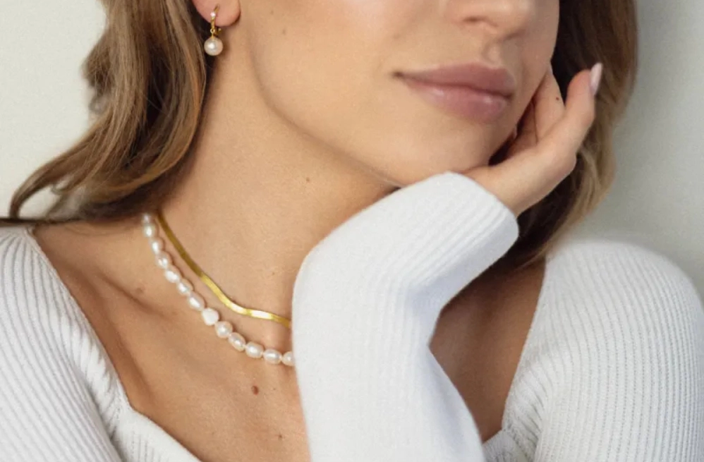 Choker na szyję – delikatny czy gruby? Sprawdź, który pasuje do Twojego stylu