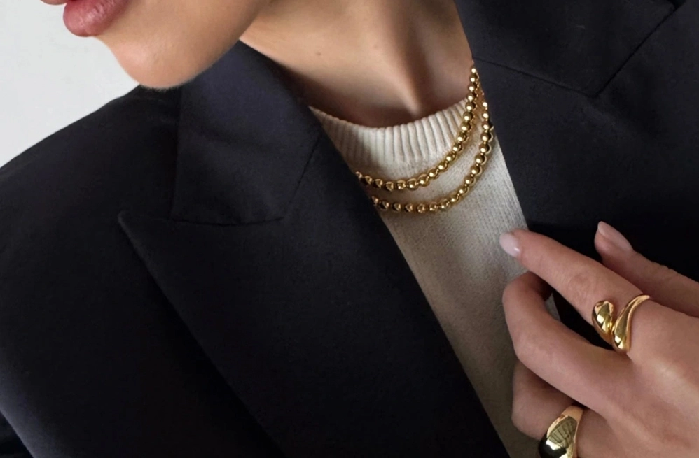 Wyjątkowa biżuteria na prezent: Skorzystaj z letnich rabatów w Snobistiq